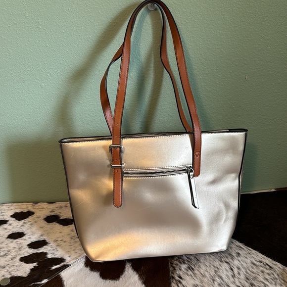 Gold faux leather bag with card holder - Picture 2 of 9